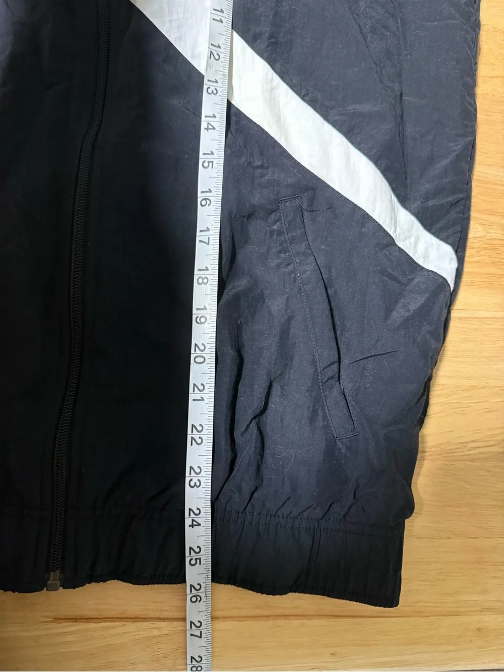 Reebok Vintage Windbreaker Jacket Men’s Small Black White Full Zip
